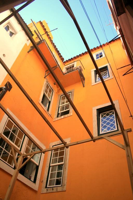 Locals Hostel & Suites Lisbon Luaran gambar