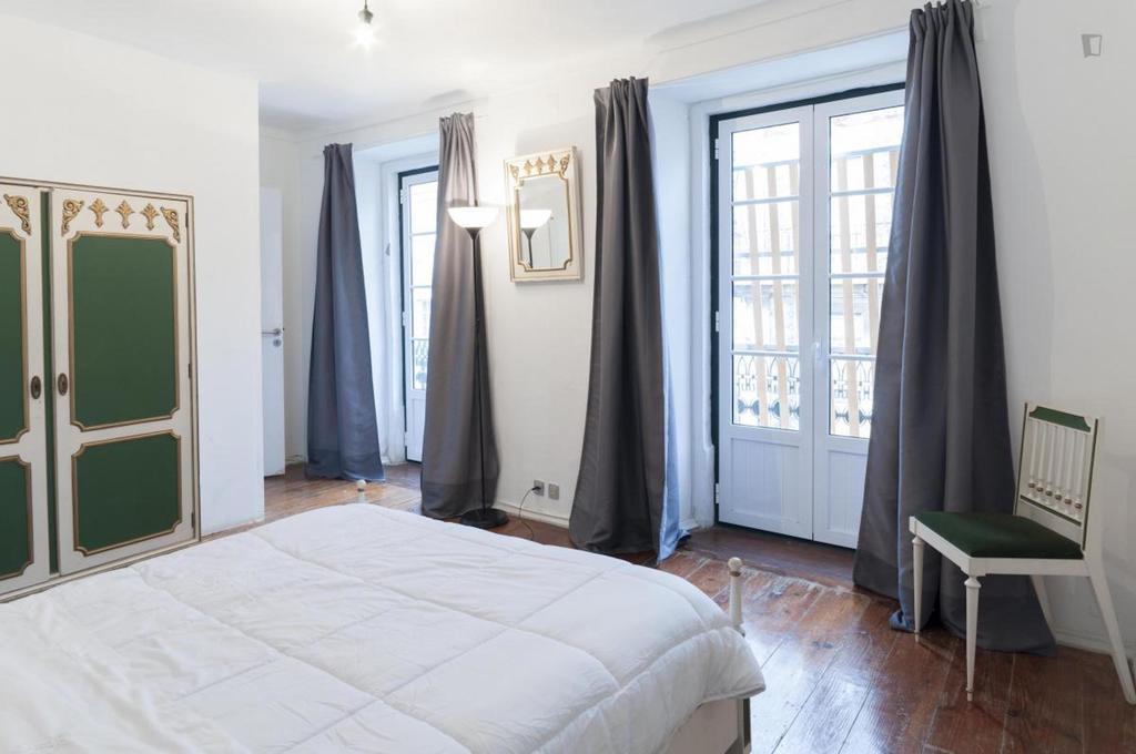 Locals Hostel & Suites Lisbon Luaran gambar