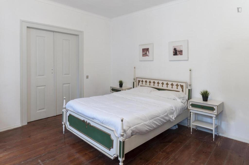 Locals Hostel & Suites Lisbon Luaran gambar