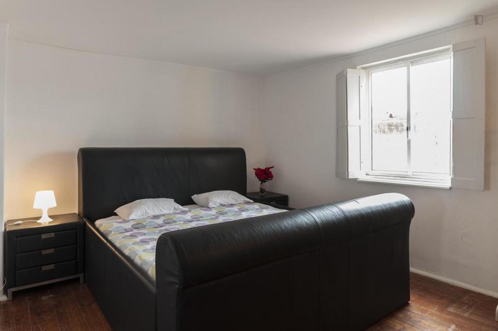 Locals Hostel & Suites Lisbon Luaran gambar