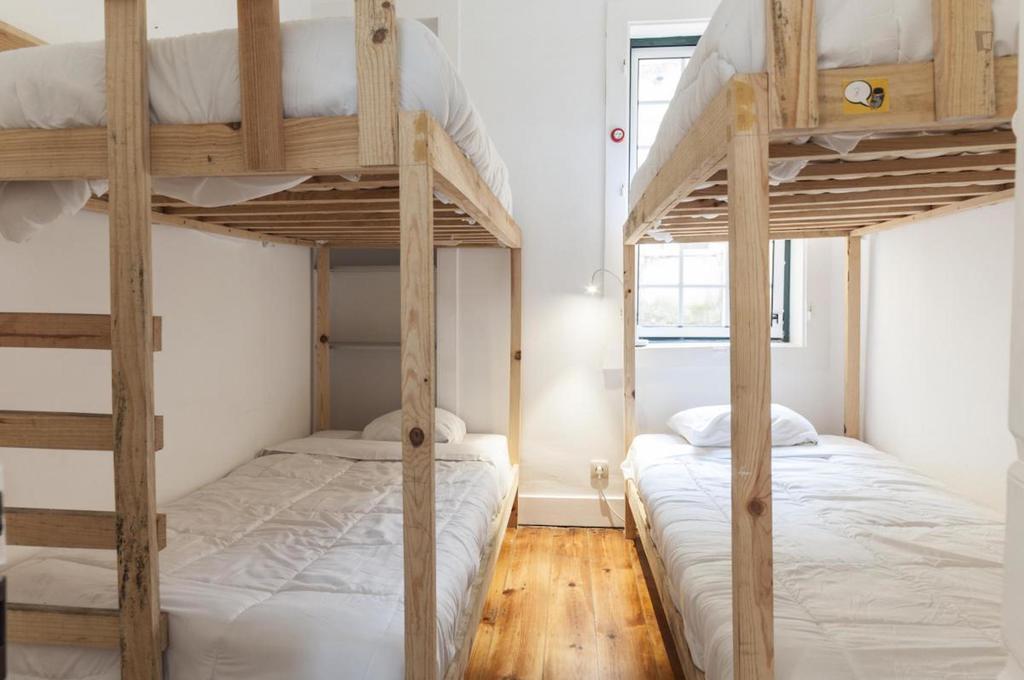 Locals Hostel & Suites Lisbon Luaran gambar