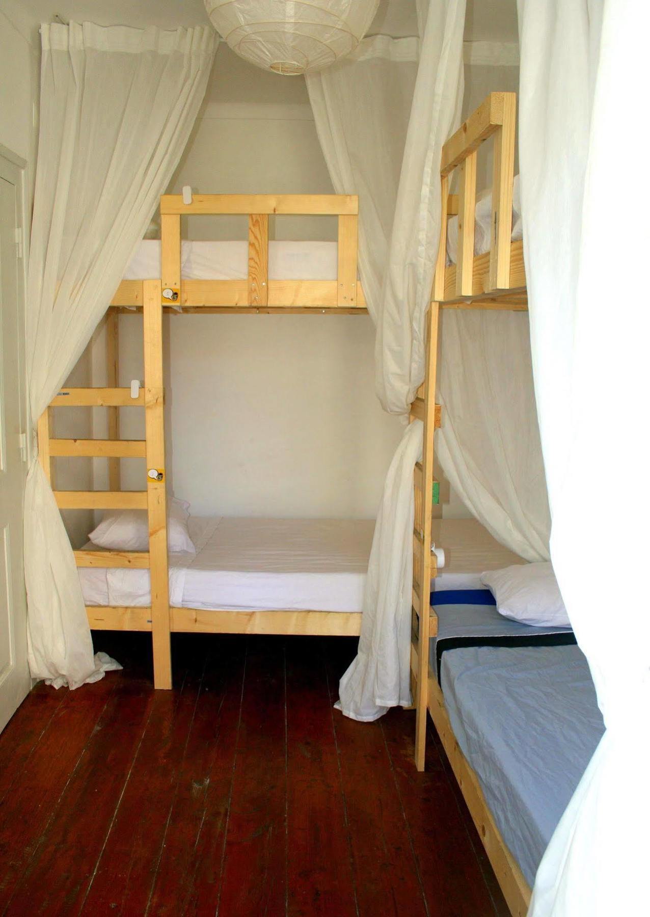 Locals Hostel & Suites Lisbon Luaran gambar