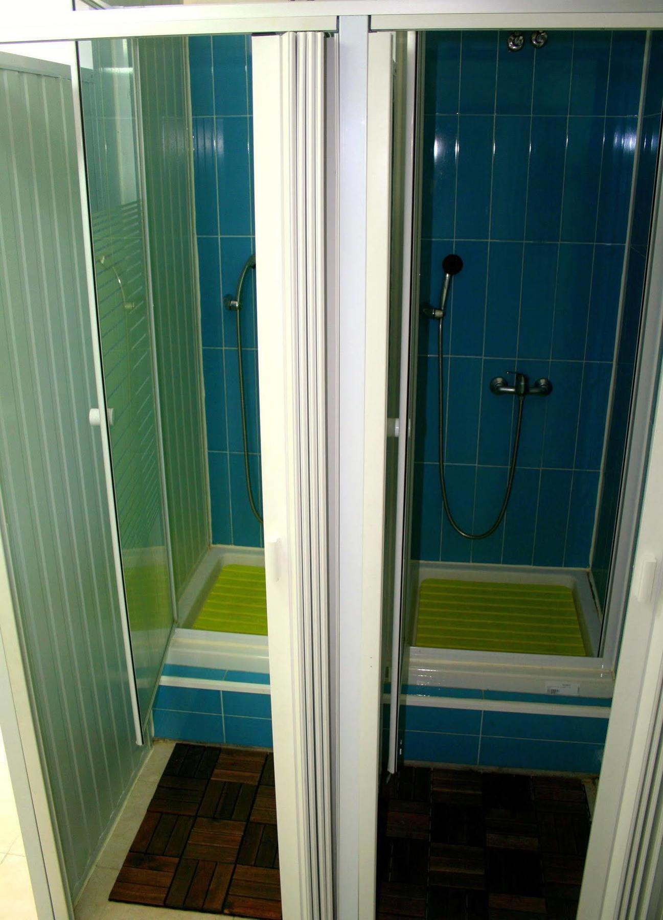 Locals Hostel & Suites Lisbon Luaran gambar