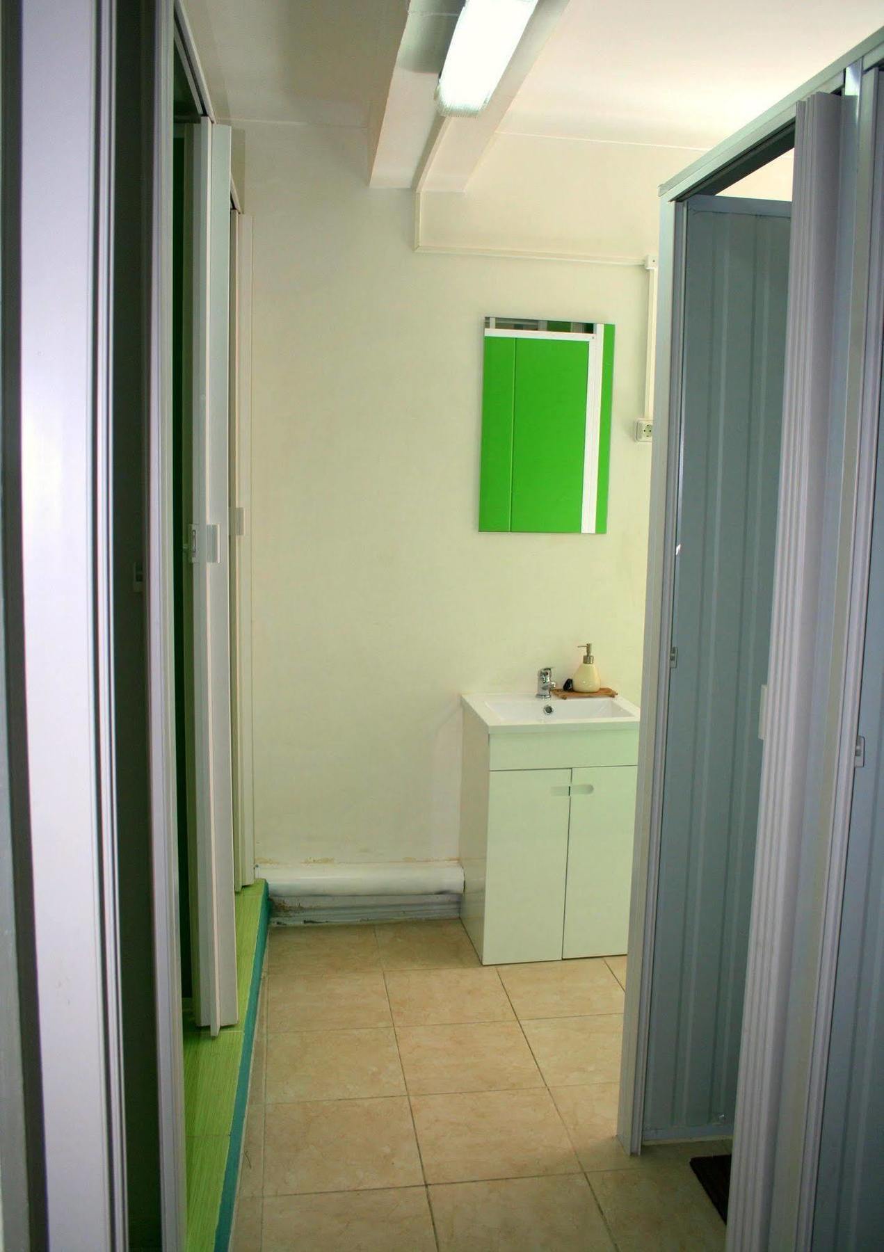 Locals Hostel & Suites Lisbon Luaran gambar