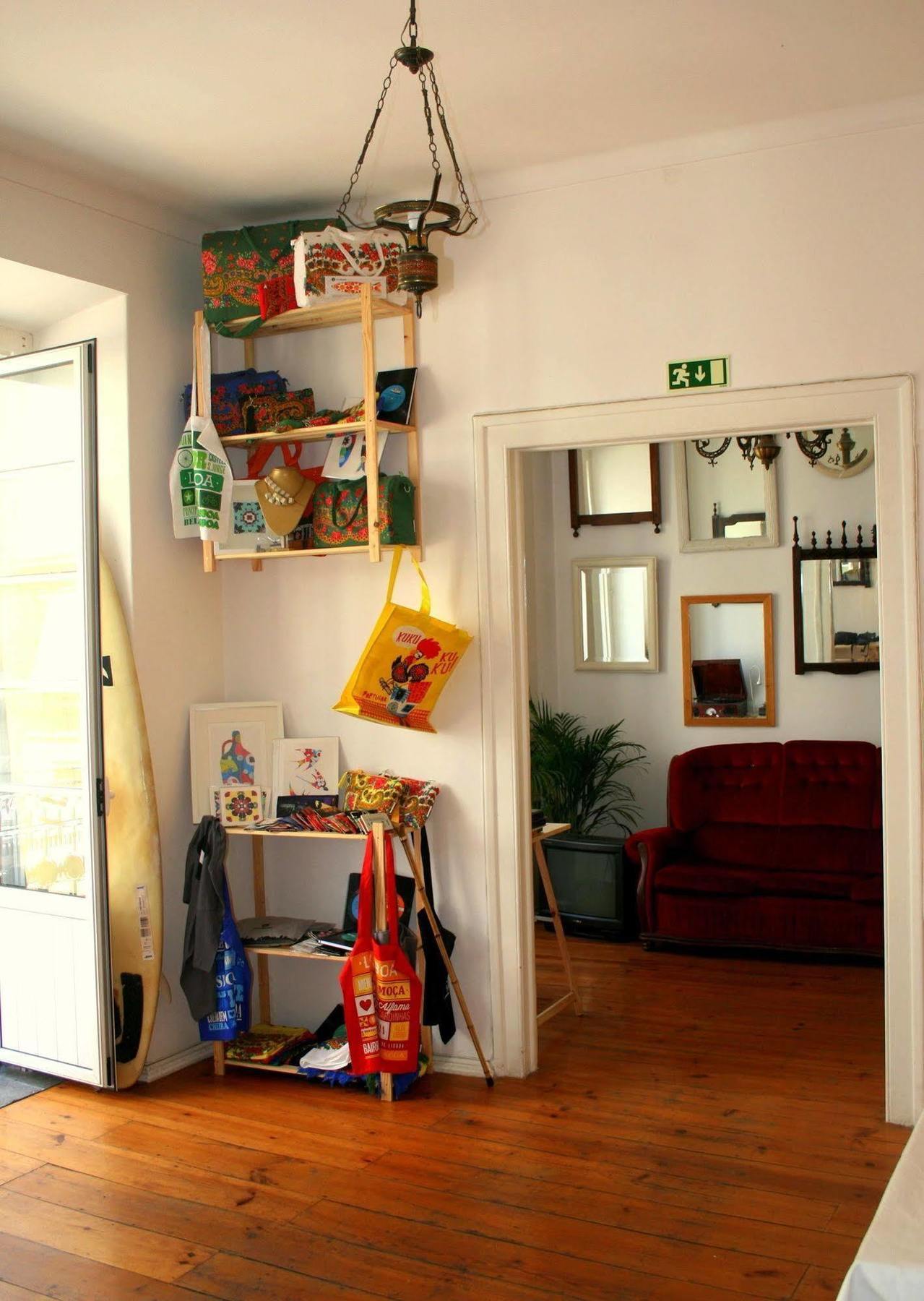 Locals Hostel & Suites Lisbon Luaran gambar