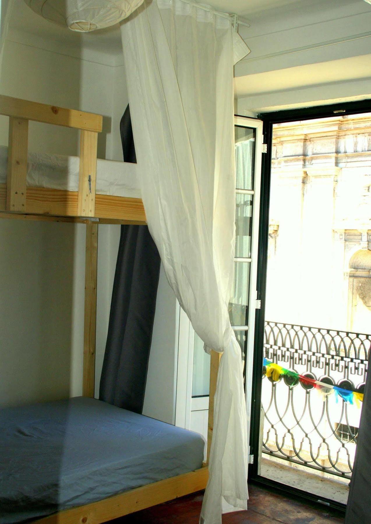 Locals Hostel & Suites Lisbon Luaran gambar
