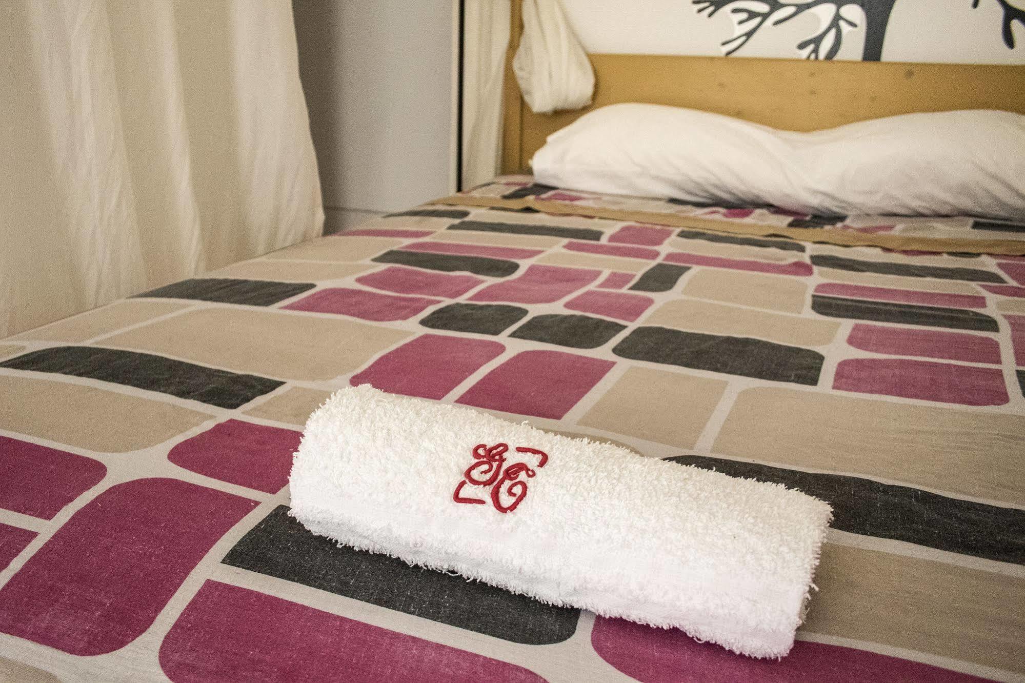 Locals Hostel & Suites Lisbon Luaran gambar