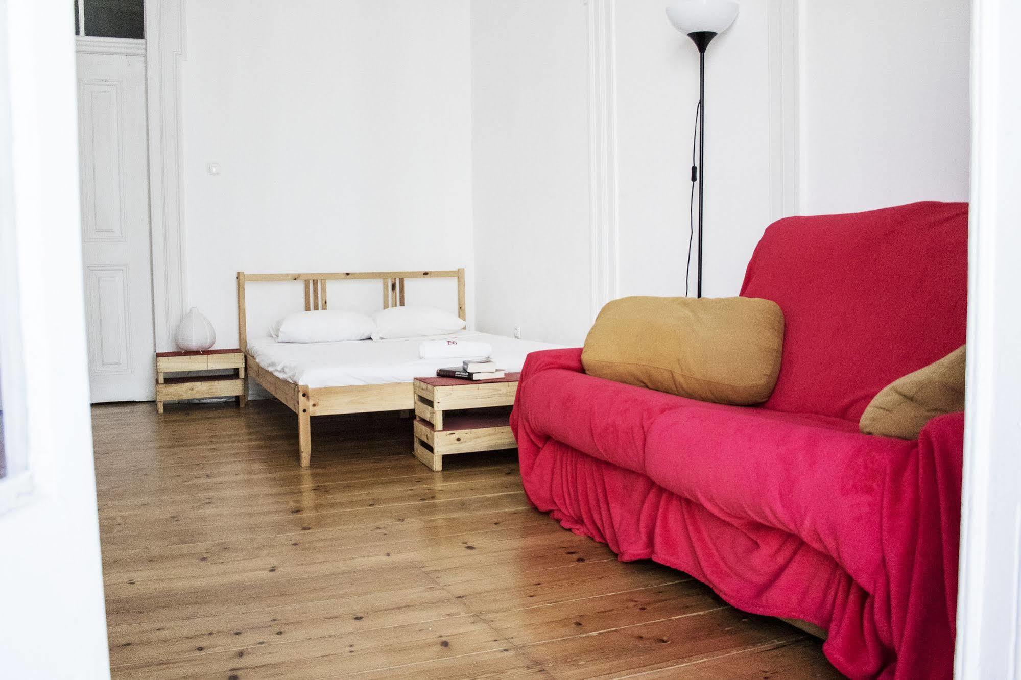 Locals Hostel & Suites Lisbon Luaran gambar