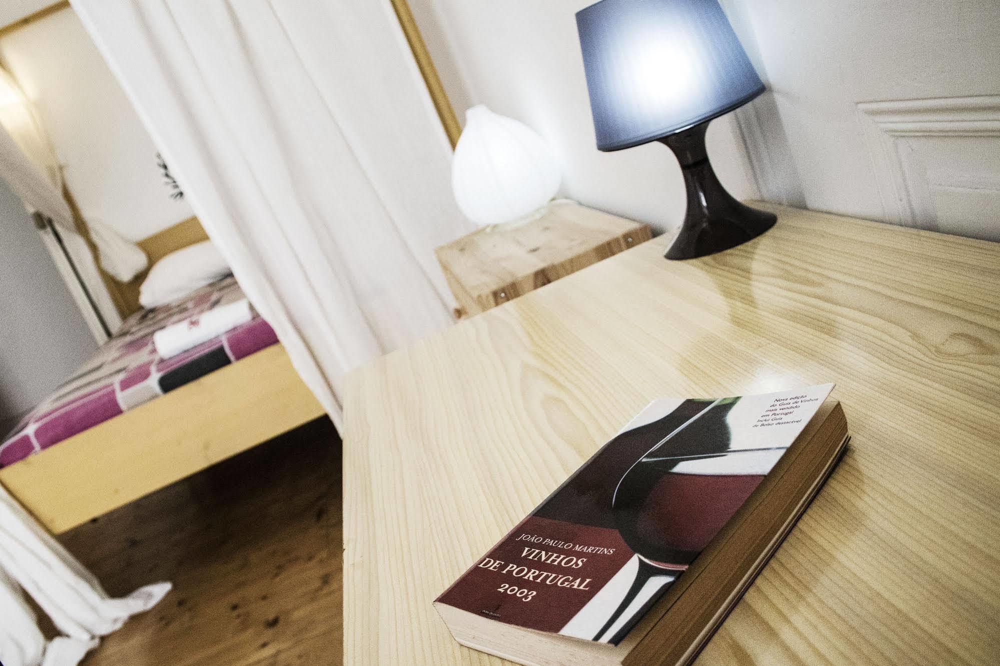 Locals Hostel & Suites Lisbon Luaran gambar