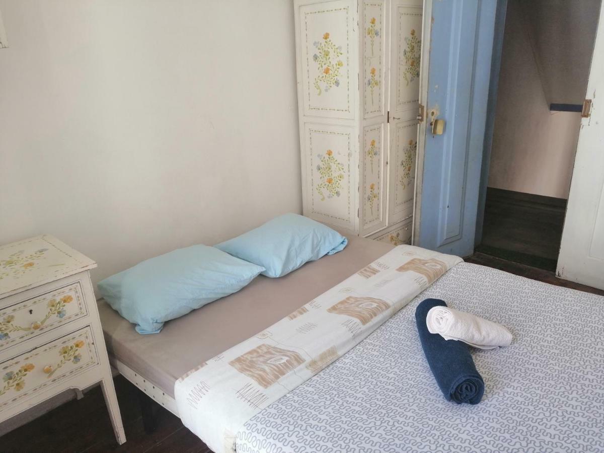 Locals Hostel & Suites Lisbon Luaran gambar