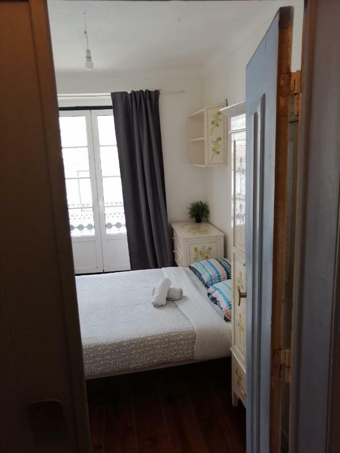 Locals Hostel & Suites Lisbon Luaran gambar