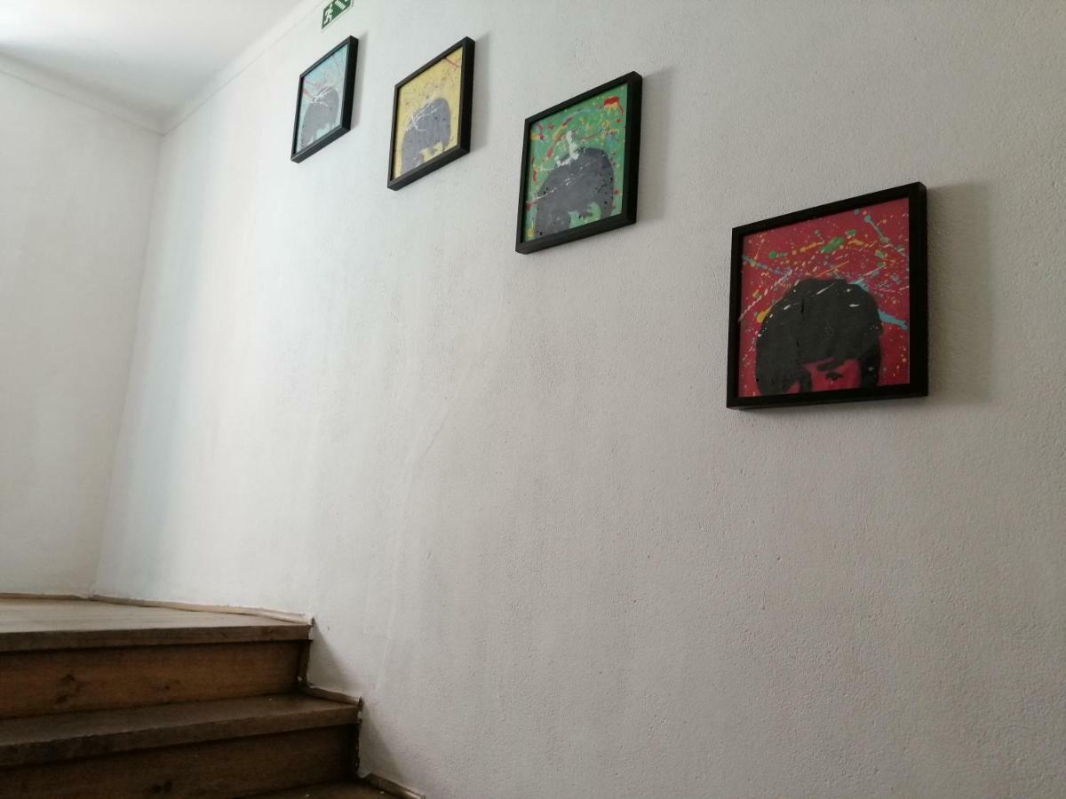 Locals Hostel & Suites Lisbon Luaran gambar