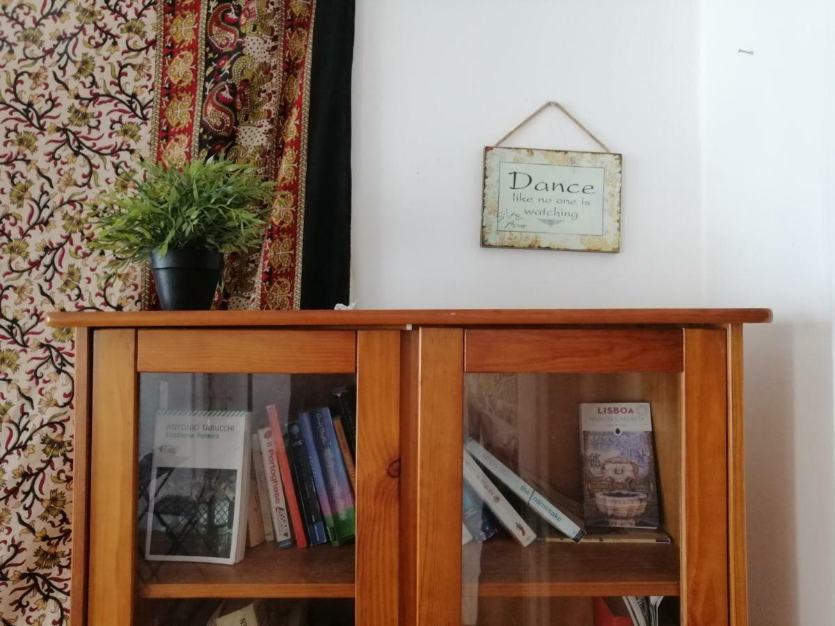 Locals Hostel & Suites Lisbon Luaran gambar