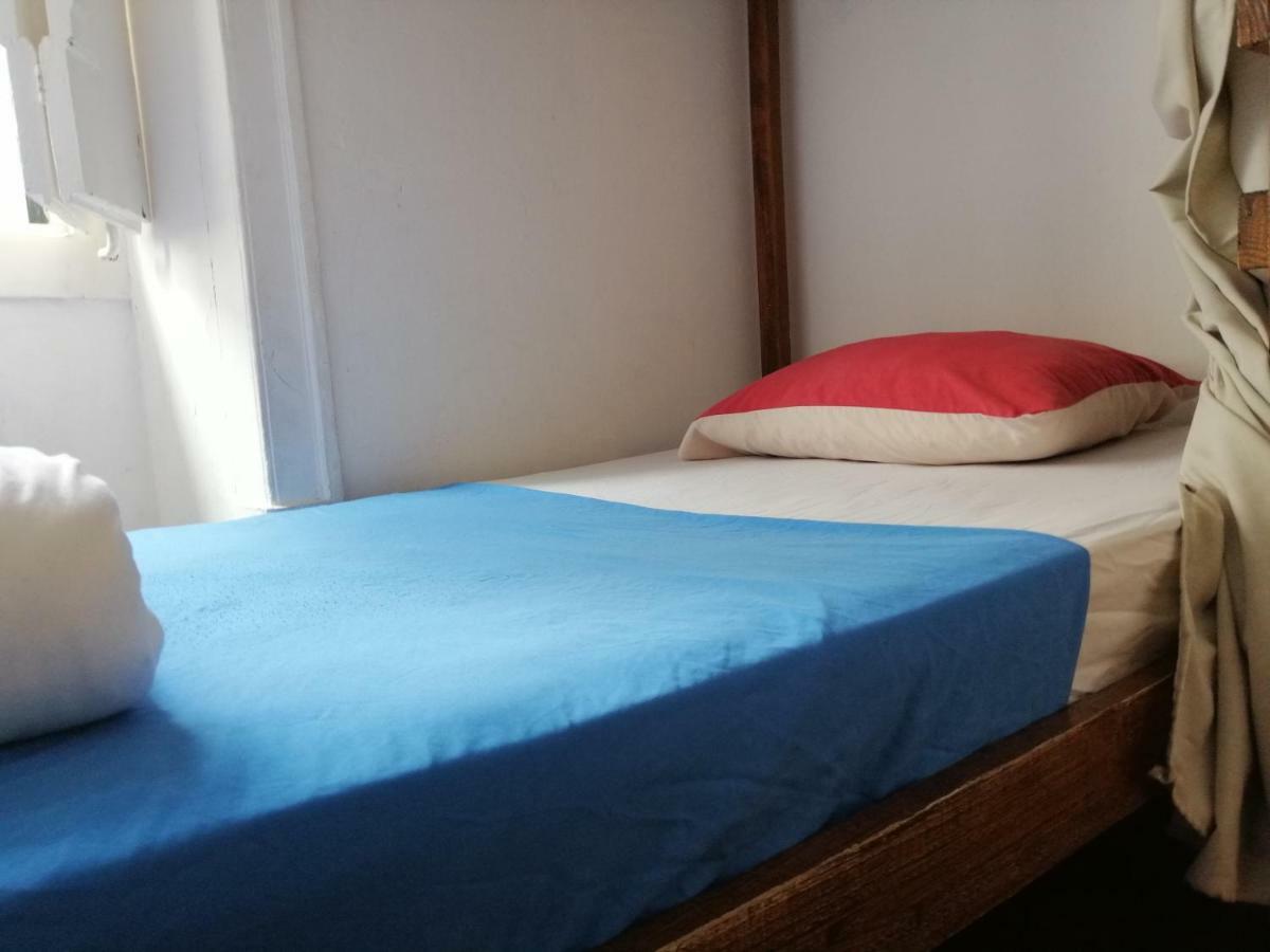 Locals Hostel & Suites Lisbon Luaran gambar